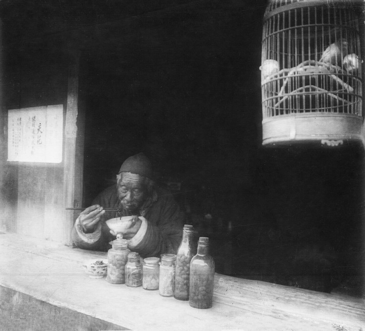 Шанхай 1930-х годов на черно-белых фотографиях