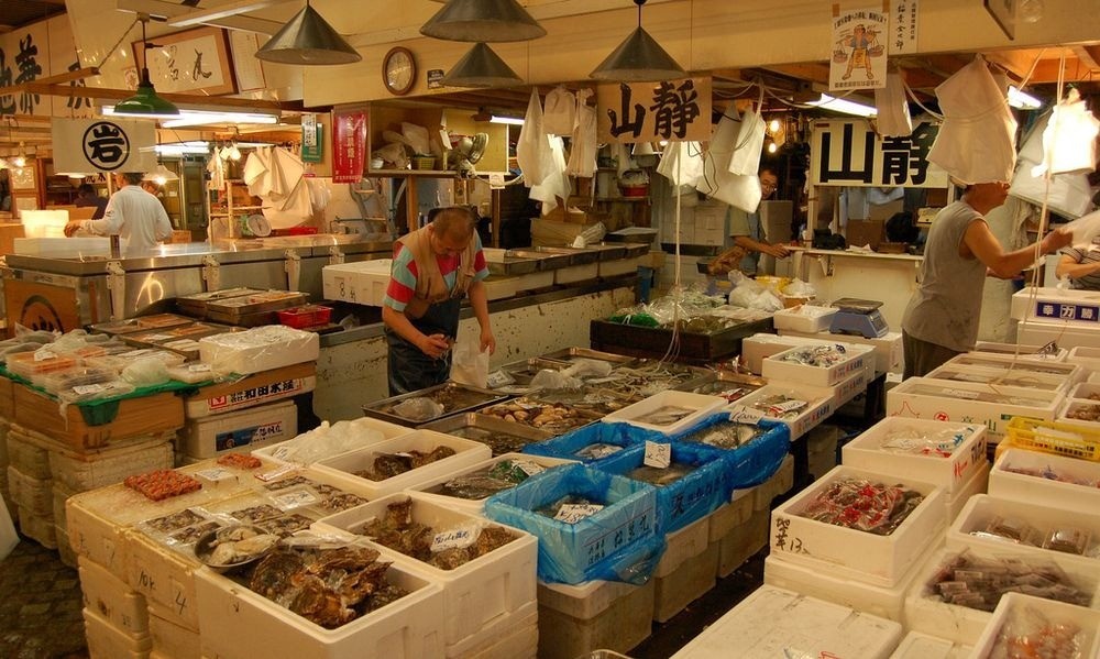 Самый большой рыбный рынок в мире
