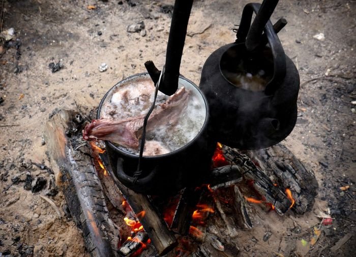 Черные археологи в поисках бивней мамонта