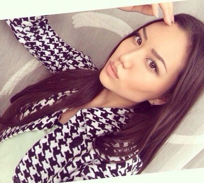 Красивые казахские девушки из соцсетей