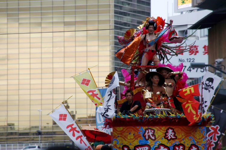 Асакуса Самба: ежегодный карнавал в Токио