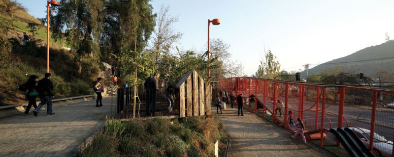 Архитектор превратил неиспользуемый холм в удивительный парк для детей