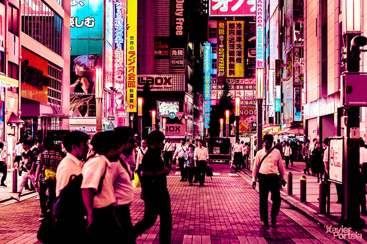 Энергетика ночного Токио от фотографа Хавьера Портелы