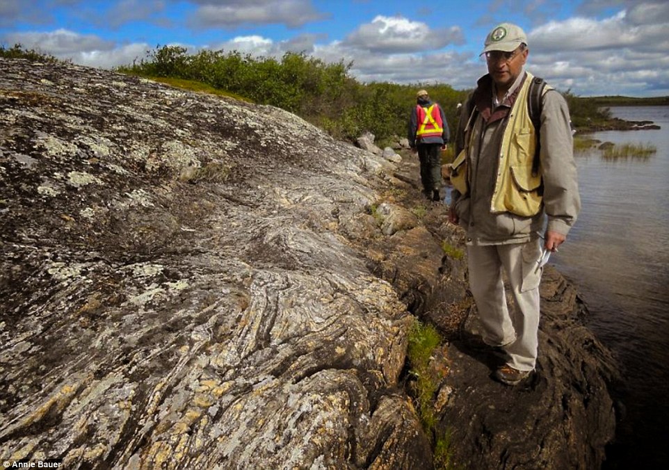 Геолог - профессия, позволяющая работать в самых живописных уголках Земли