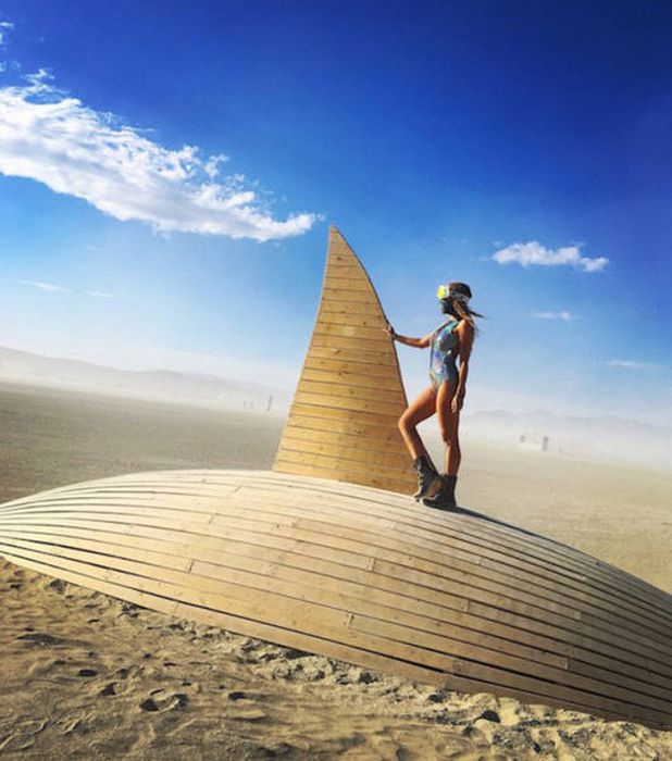Девушки с фестиваля Burning Man