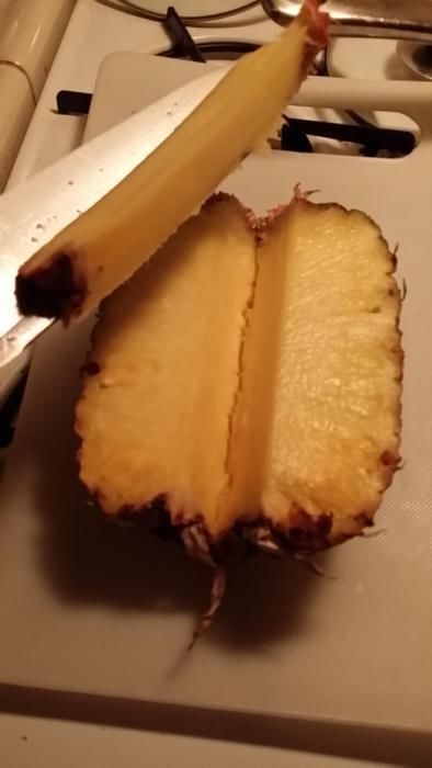 Как быстро и красиво порезать ананас