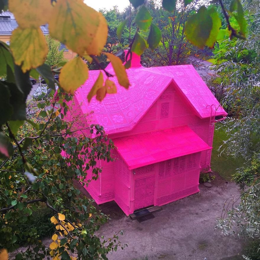 Розовый дом в финском городе Керава
