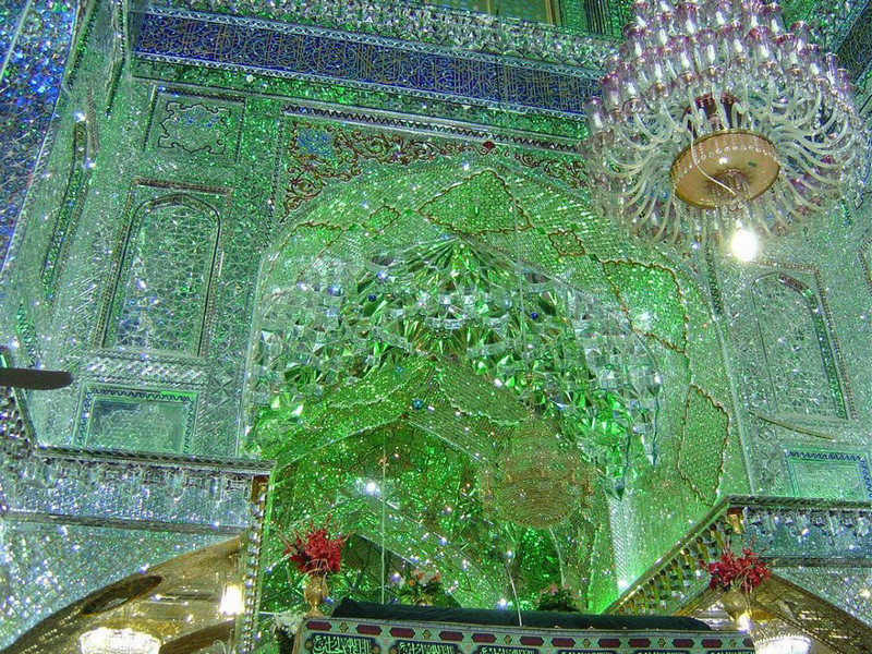 Зеркальная мечеть Шах-Черах в Иране
