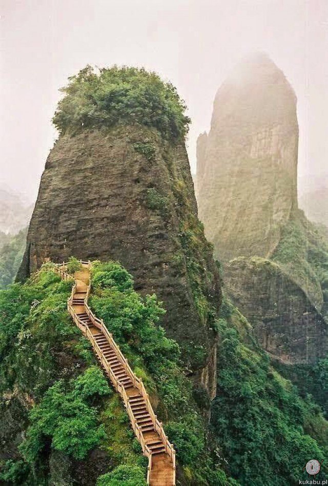 Удивительные лестницы со всего мира