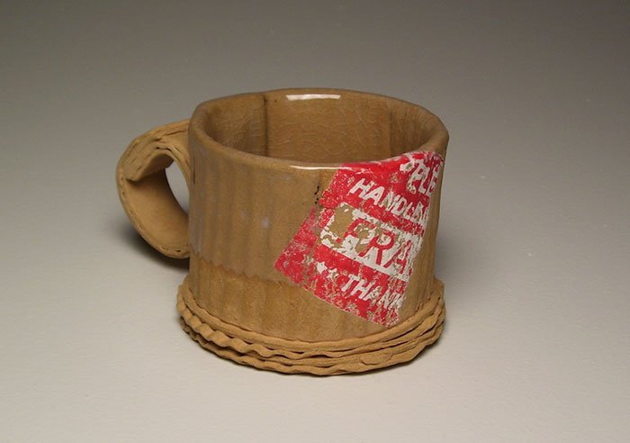 Глиняные чашки, сделанные будто из картона