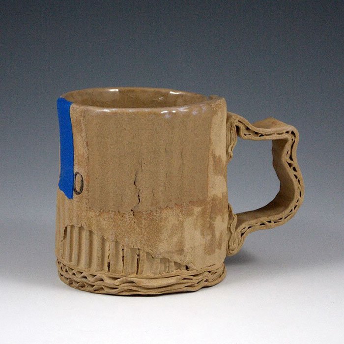 Глиняные чашки, сделанные будто из картона