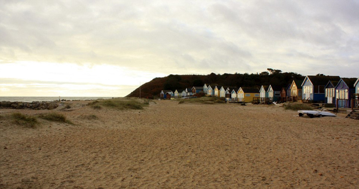 Элитная недвижимость на пляже Мадефорд в Великобритании