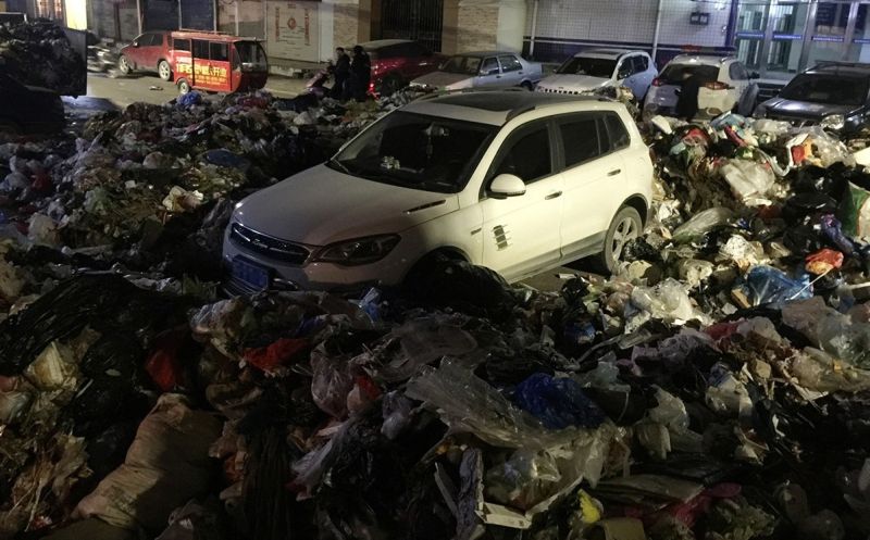 Наказание за неправильную парковку от китайских мусорщиков