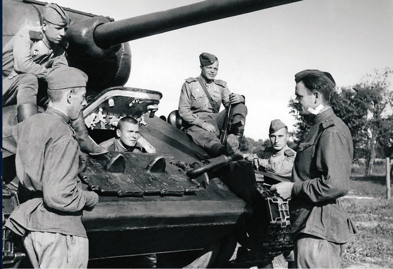 Небольшая подборка фотографий военных лет: 1945