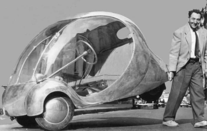 Футуристический миниавтомобиль в форме яйца