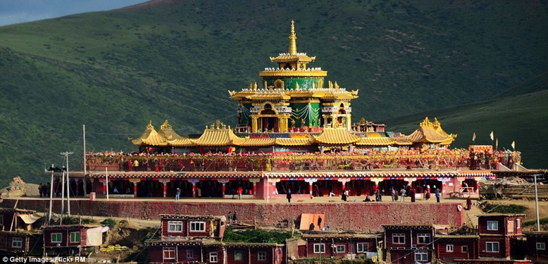 Крупнейшая буддийская академия в мире