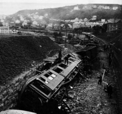 25 самых ужасных железнодорожных катастроф