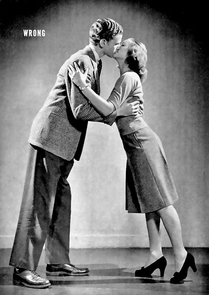 Пособие 1940-х учит правильно целоваться