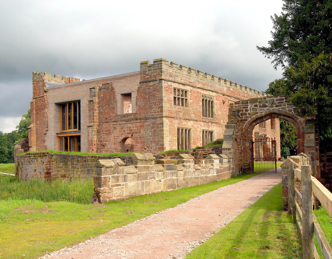 Замковый комплекс Astley Castle,