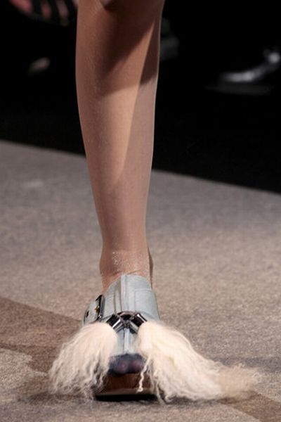 Современные модные женские туфли