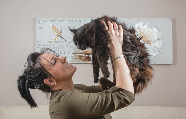 К британке вернулся одноглазый кот пропавший 11 лет назад