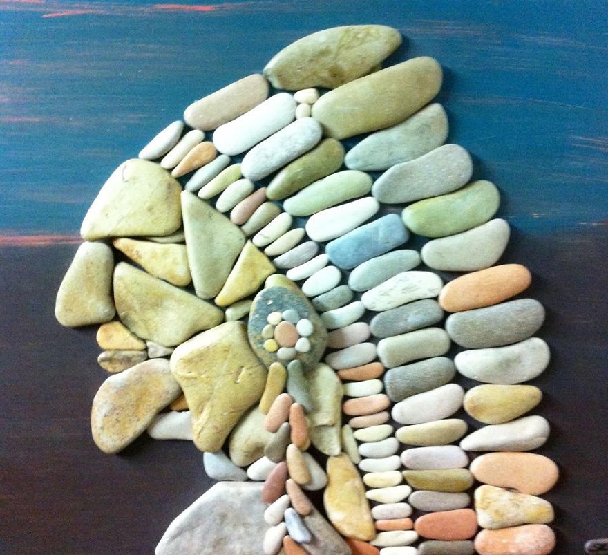 Удивительно реалистичные картины из камней, найденных на пляже