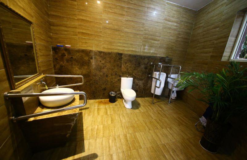 В Китае открылся пятизвездочный общественный туалет