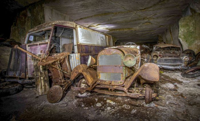 Во Франции нашли спрятанные от нацистов довоенные авто