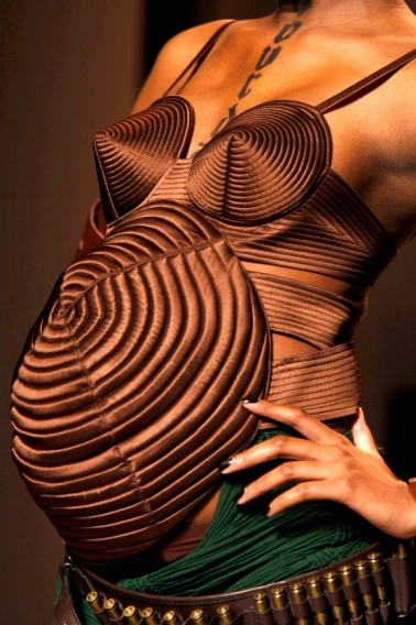 Дефиле в положении: беременные модели, которые выходили на подиум