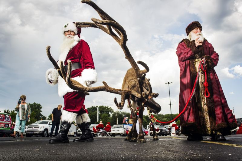 Крупнейший в мире слет Санта-Клаусов