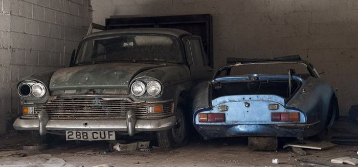 5 эксклюзивных авто в заброшенном особняке в Британии