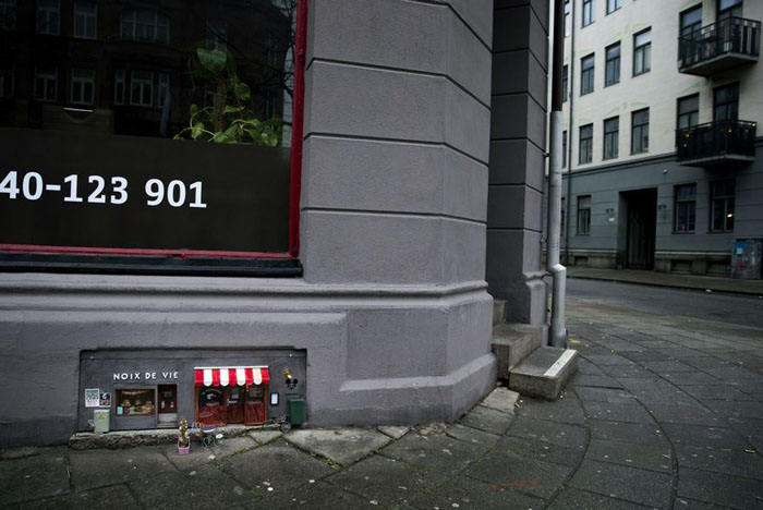 Крошечный мышиный магазинчик в Швеции