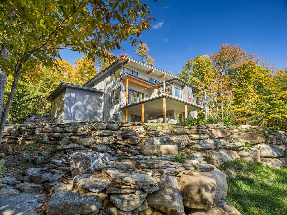 Современный дом в зеленых горах штата Вермонт