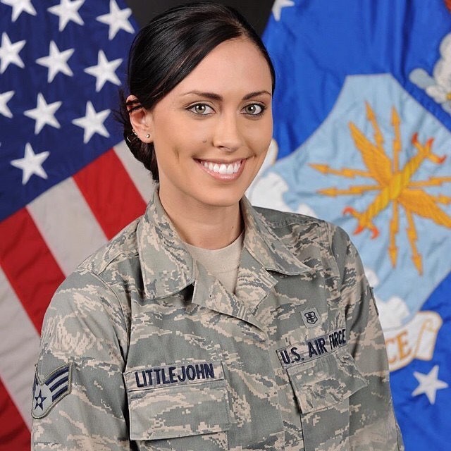 Кэрисса Литтлджон — военнослужащая ВВС США, которая стала моделью