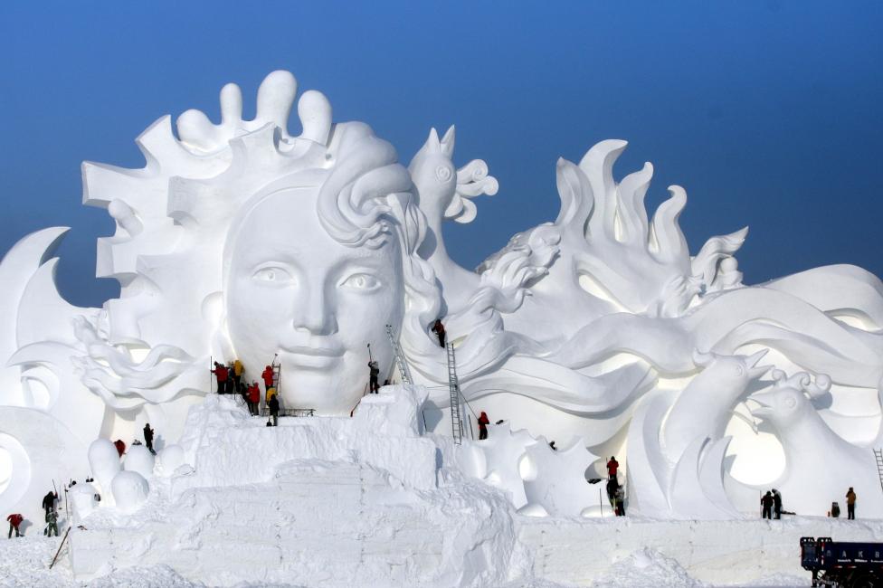 Подготовка к Харбинскому международному фестивалю льда и снега