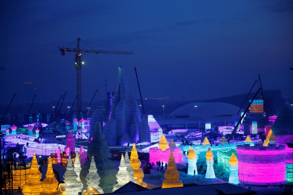 Подготовка к Харбинскому международному фестивалю льда и снега