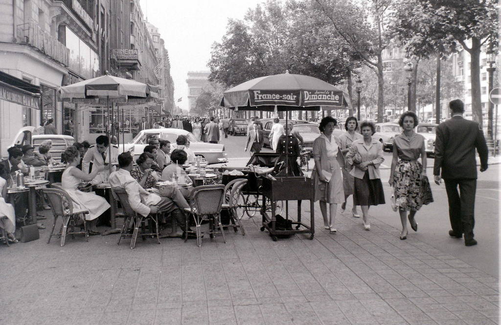 Париж в объективе фотографа-любителя в 1955 году