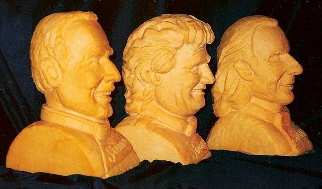 Скульптуры из сыра чеддер