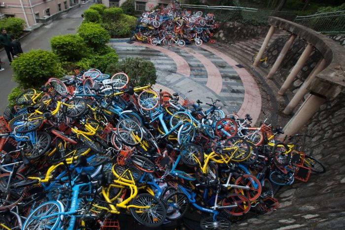 Свалки прокатных велосипедов в Китае