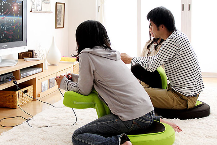 Японцы придумали кресло для геймеров