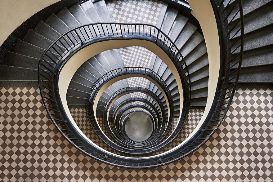 Винтовые лестницы от венгерского фотографа Балинта Аловица