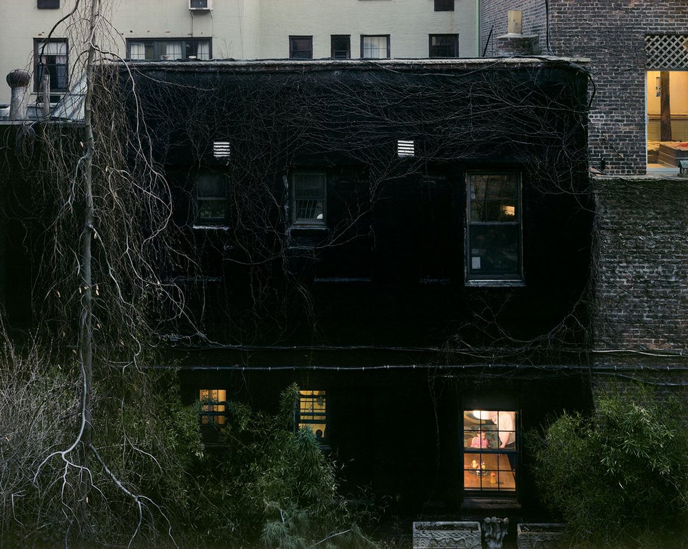 Гейл Алберт-Халабан заглянула в окна жителей Парижа и Нью-Йорка