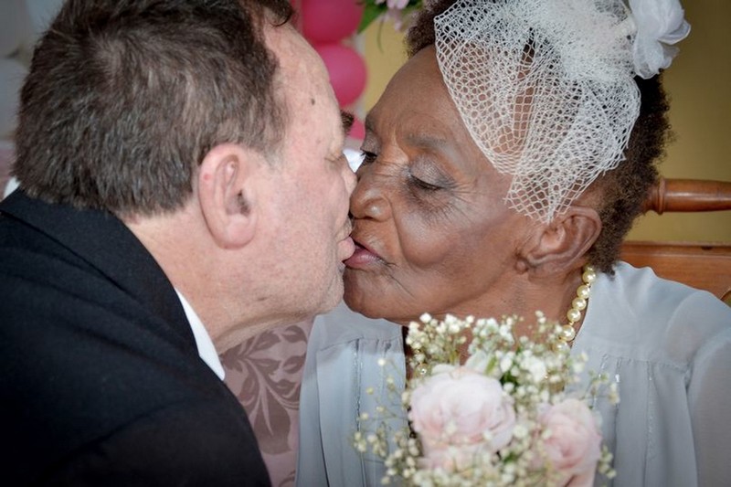 106-летняя бразильянка вышла замуж за 66-летнего избранника