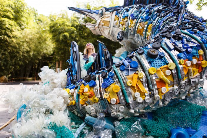 Пластиковый мусор как материал для искусства