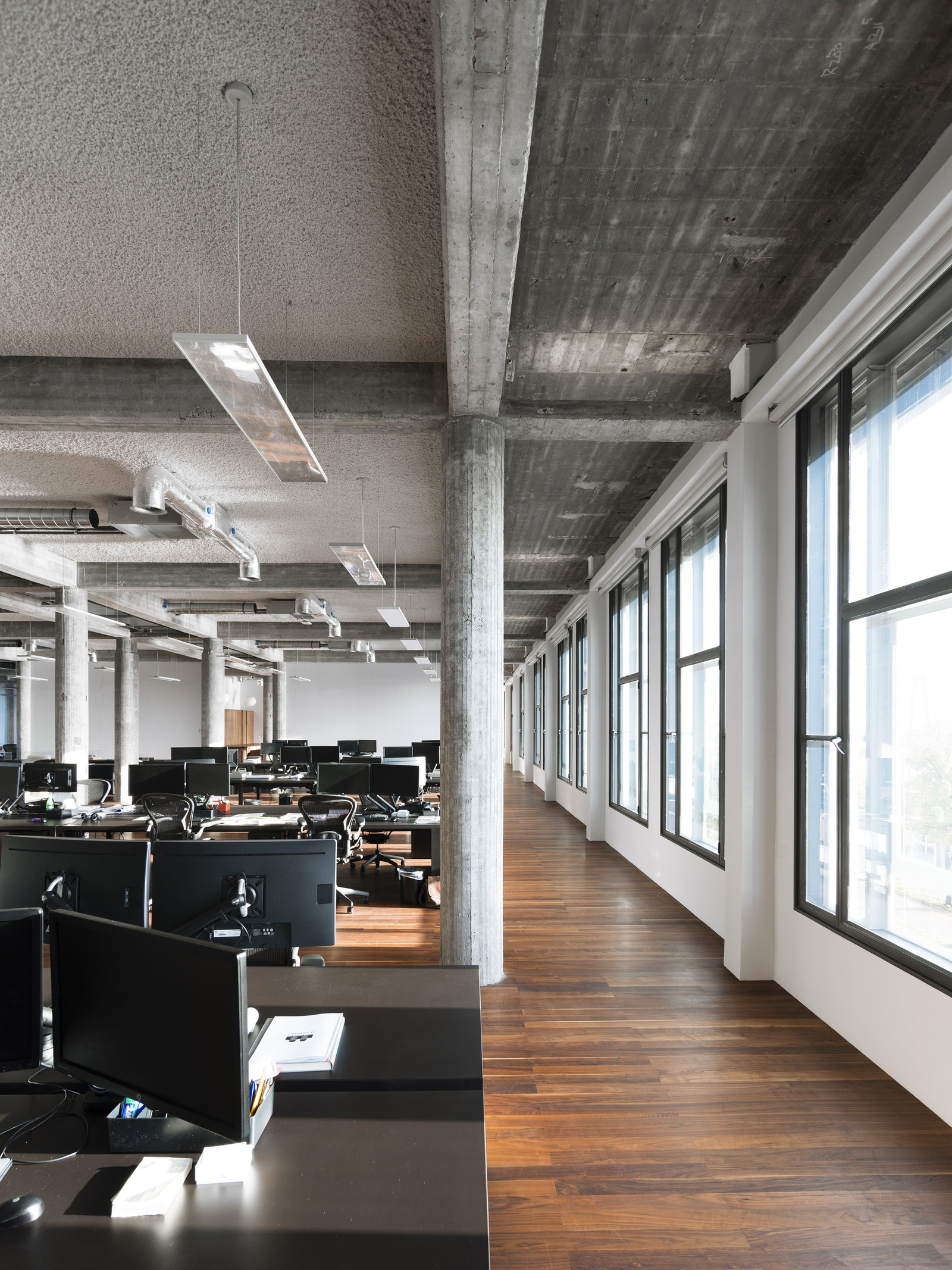Новый офис студии KAAN Architecten в Роттердаме