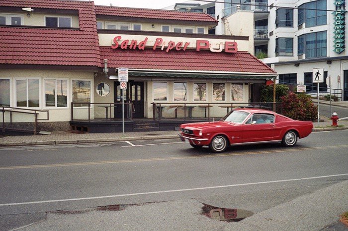 Старые автомобили на улицах Ванкувера