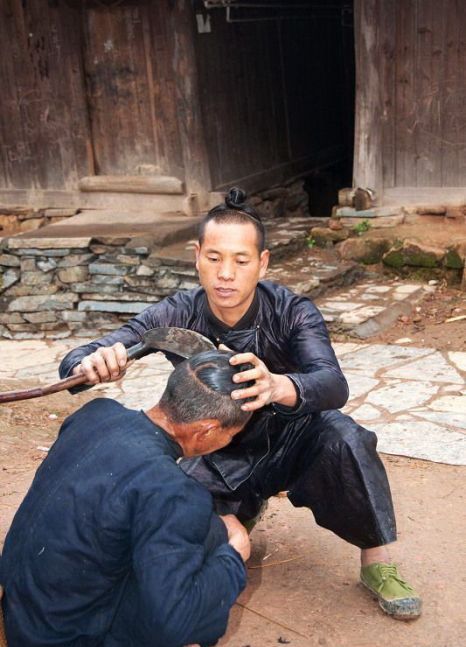 Стрижка серпом в китайской деревне