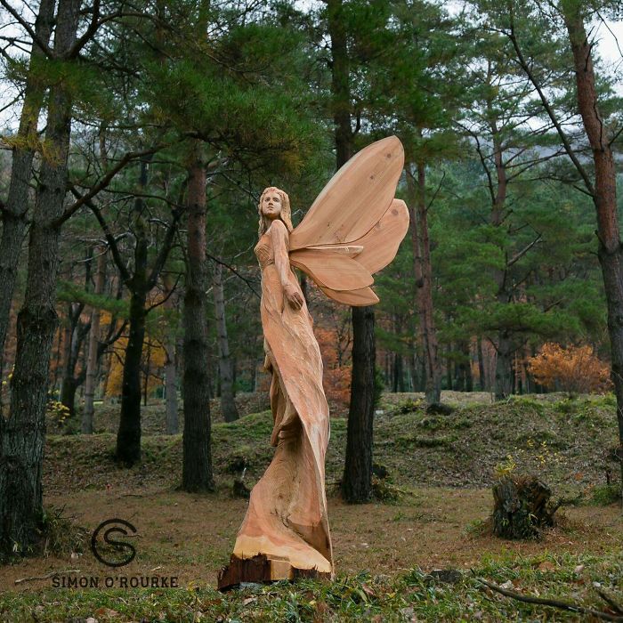 Красивые деревянные скульптуры при помощи бензопилы