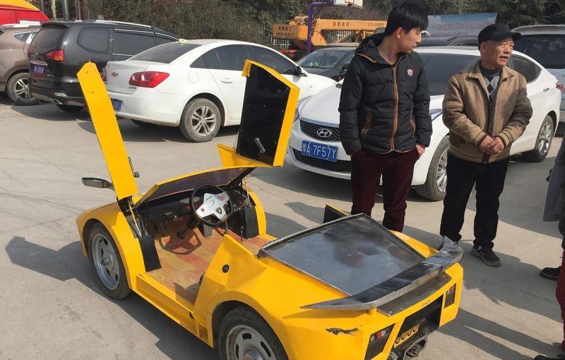 Дедушка собрал своему внуку мини-Lamborghini