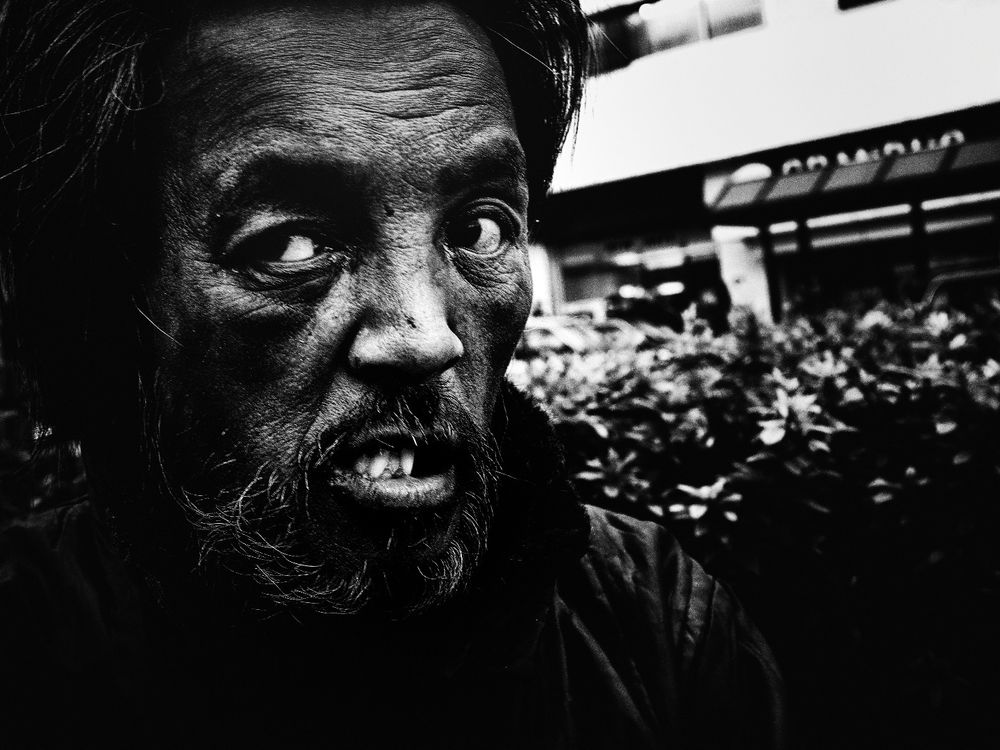 Портреты бездомных с улиц Токио